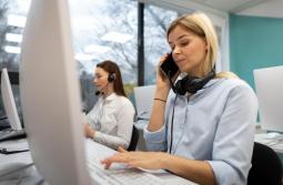 呼叫中心客户服务系统如何支持客户资料管理和历史记录跟踪