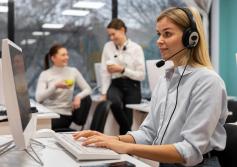 可扩展性：在构建呼叫中心过程中如何考虑未来业务增长？