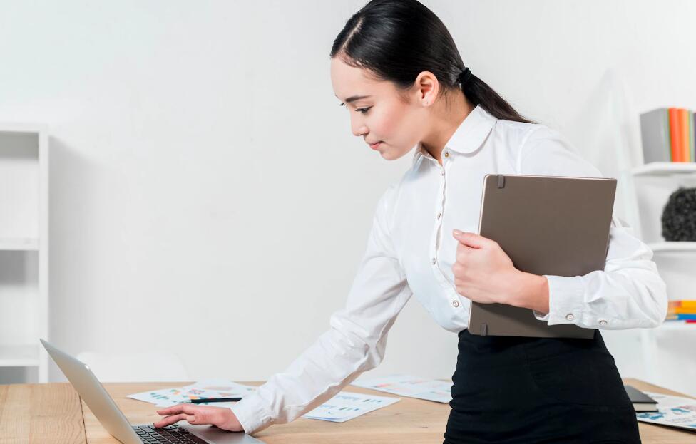 自建呼叫中心与外包呼叫中心的成本比较：选取适合的方案