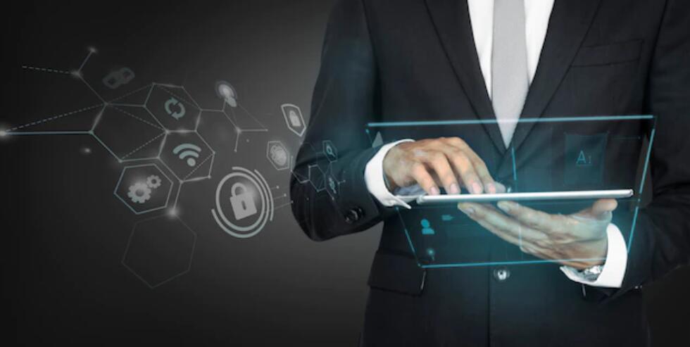 如何在大型呼叫中心中有效进行质量保证和监控坐席绩效？