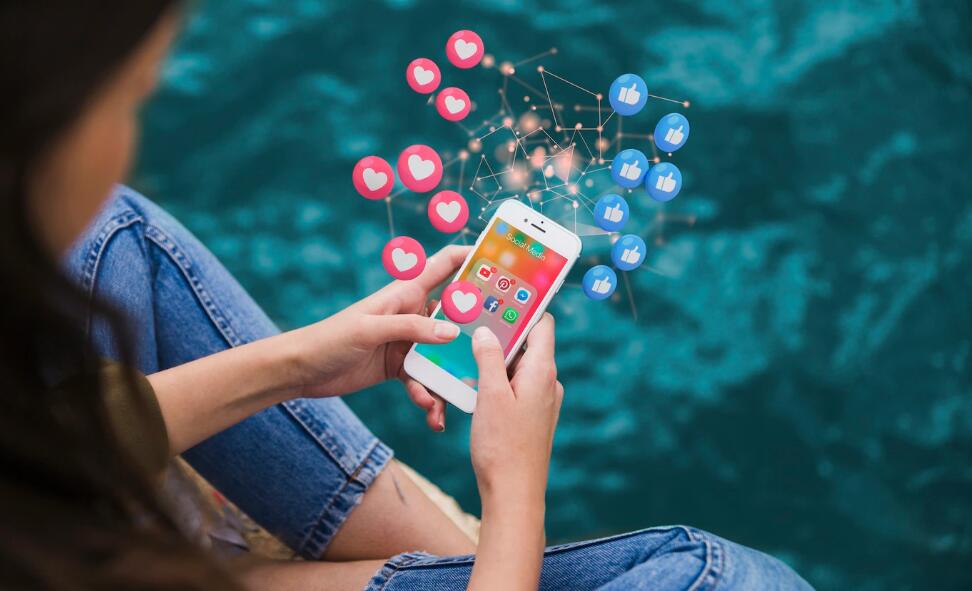 随着技术的发展，呼叫中心电话客服将如何演变和创新？