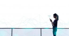 如何设计有效的呼叫脚本和对话流程，以确保客户服务的一致性和高质量？