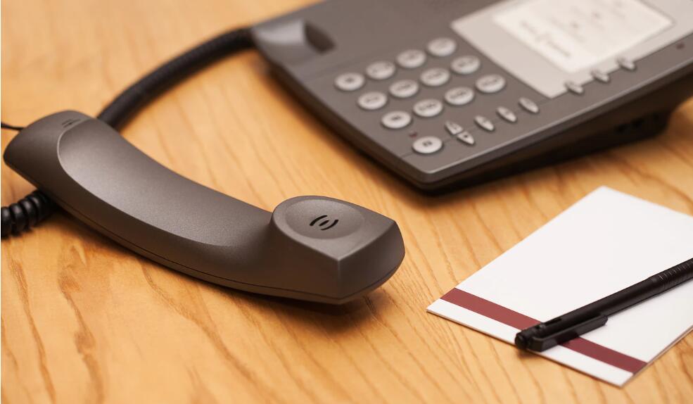 针对特殊情况（如自然灾害、网络故障等），客服呼叫中心如何进行紧急预案和应对措施