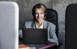 客服型呼叫中心如何对客户进行满意度调查和回访，以改进服务质量？