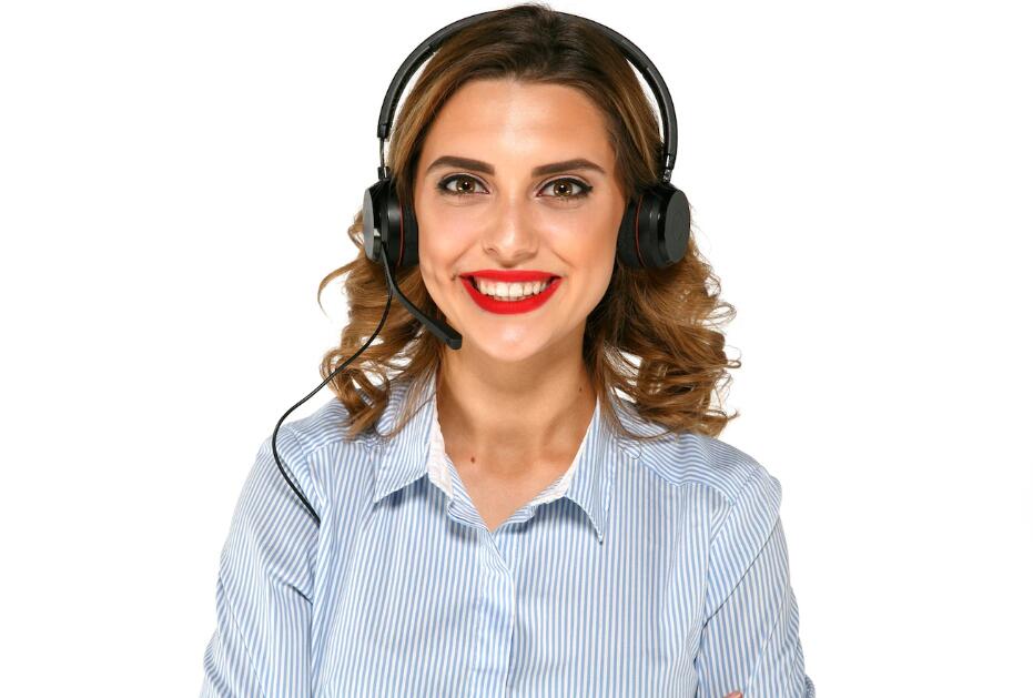 呼叫中心是由软件还是硬件构成？