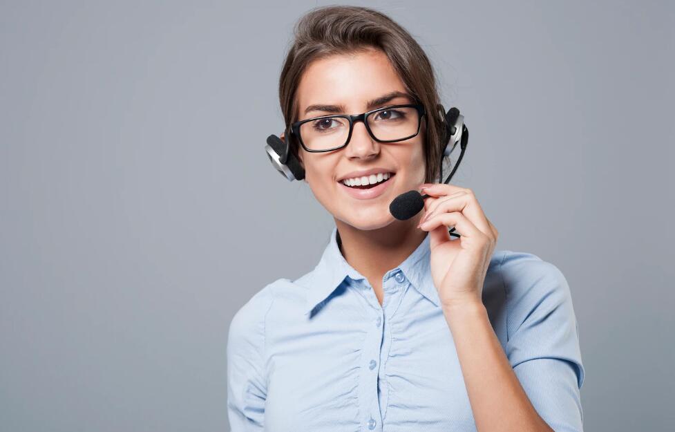 软件呼叫中心在交通行业的应用：提高乘客满意度和服务水平